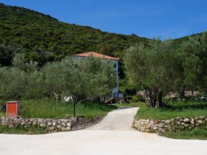 Lägenhet med två sovrum nära stranden Luka