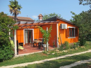 Hus med ett sovrum med terrass Babići
